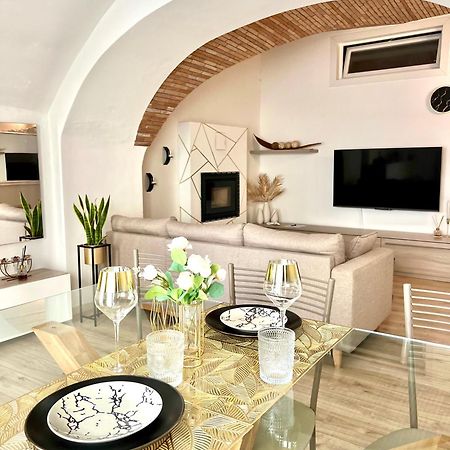 L'Arco Sul Lago • Gold Apartment Castro  Dış mekan fotoğraf