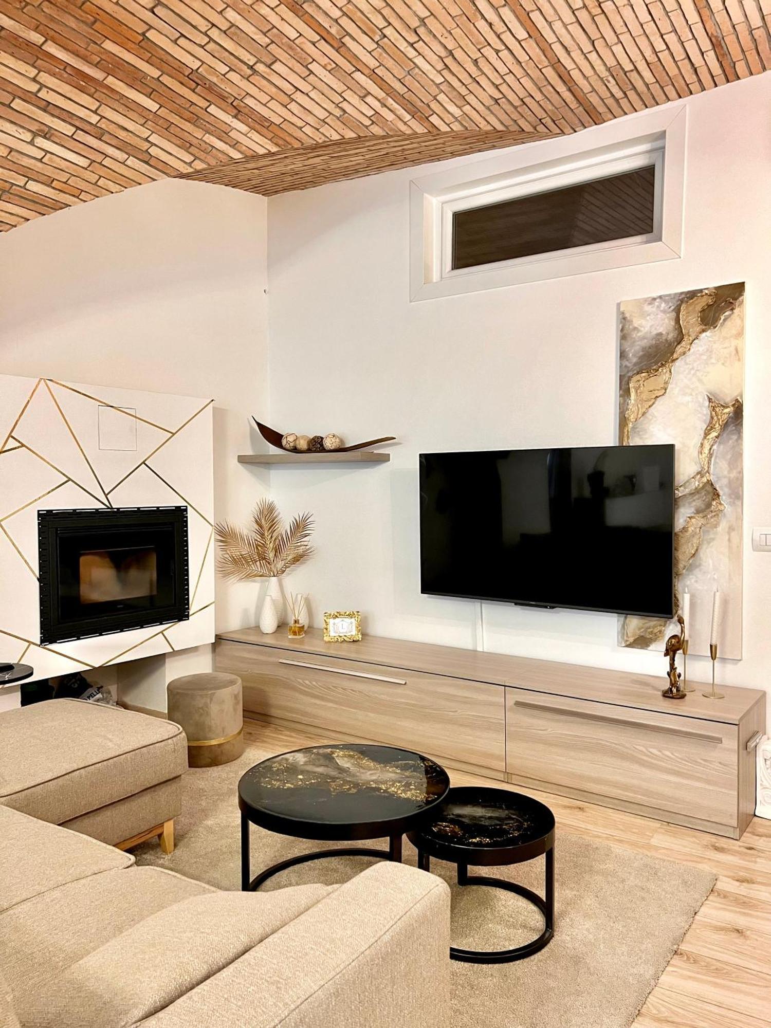 L'Arco Sul Lago • Gold Apartment Castro  Dış mekan fotoğraf
